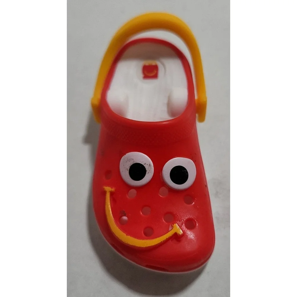 2024 McDonald's HAPPY MEAL 2 Crocs Key Chains‎ & 2 Pet Simulators Panda & Cat